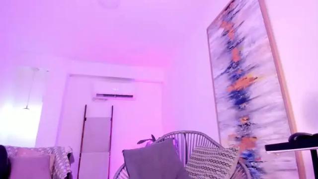 Image 7 of isabella_martini Stream on Chaturbate on 15 months ago