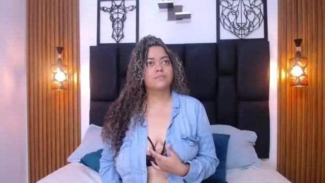 Image 2 of isabella_marulanda Stream on Chaturbate on 20 months ago