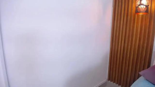 Image 2 of isabella_marulanda Stream on Chaturbate on 20 months ago