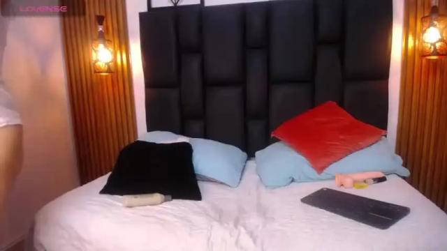 Image 6 of isabella_marulanda Stream on Chaturbate on 20 months ago
