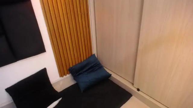 Image 2 of isabella_marulanda Stream on Chaturbate on 20 months ago
