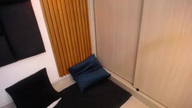 Image 3 of isabella_marulanda Stream on Chaturbate on 20 months ago