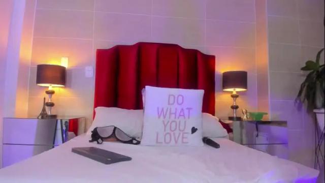 Image 10 of isabella_montez Stream on Chaturbate on 11 days ago