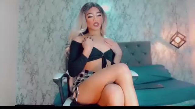 Image 2 of isabella_shinne Stream on Chaturbate on 18 months ago