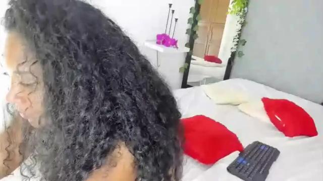 Image 10 of isabella_simpson Stream on Chaturbate on 17 months ago