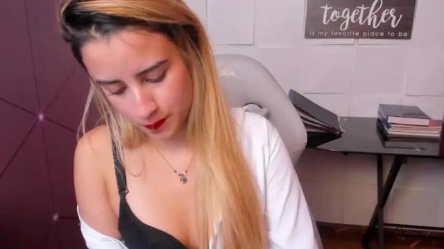 Image 12 of isabella_stanford Stream on Chaturbate on 17 months ago
