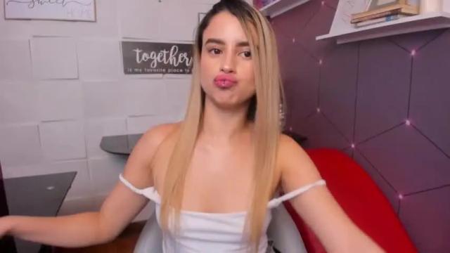 Image 10 of isabella_stanford Stream on Chaturbate on 14 months ago