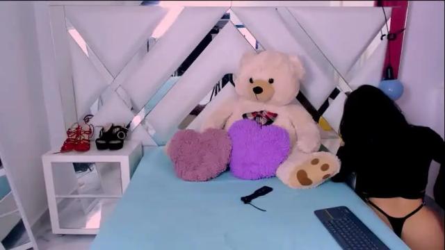 Image 2 of isabellaacruz Stream on Chaturbate on 2 months ago