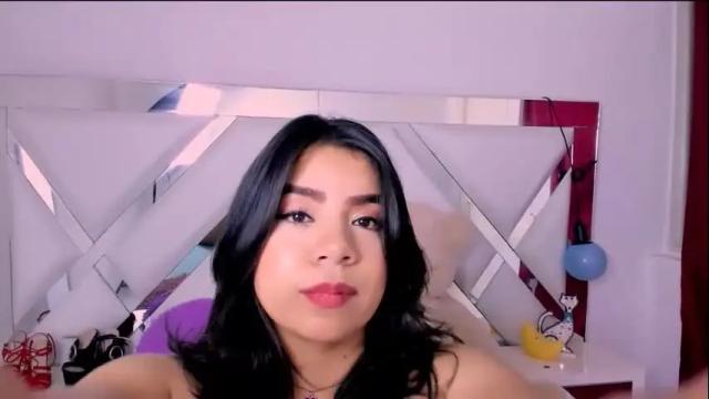 Image 12 of isabellaacruz Stream on Chaturbate on 1 month ago