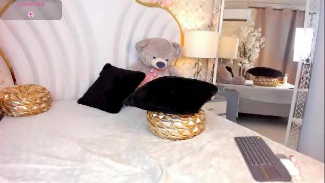 Image 2 of isabellabroms21 Stream on Chaturbate on 25 days ago