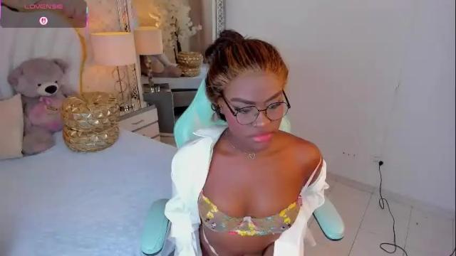 Image 2 of isabellabroms21 Stream on Chaturbate on 1 month ago