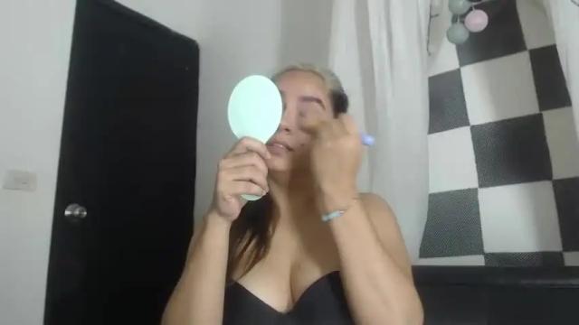 Image 3 of isabellamadrigal Stream on Chaturbate on 18 months ago