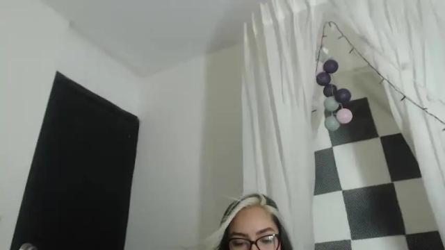Image 2 of isabellamadrigal Stream on Chaturbate on 18 months ago