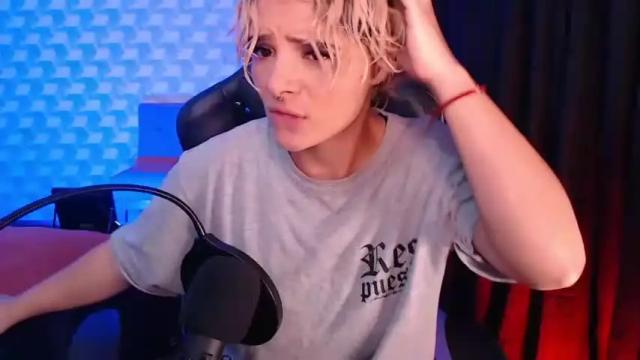 Image 2 of isabellamoutt Stream on Chaturbate on 14 months ago