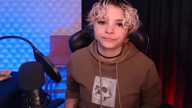 Image 3 of isabellamoutt Stream on Chaturbate on 14 months ago
