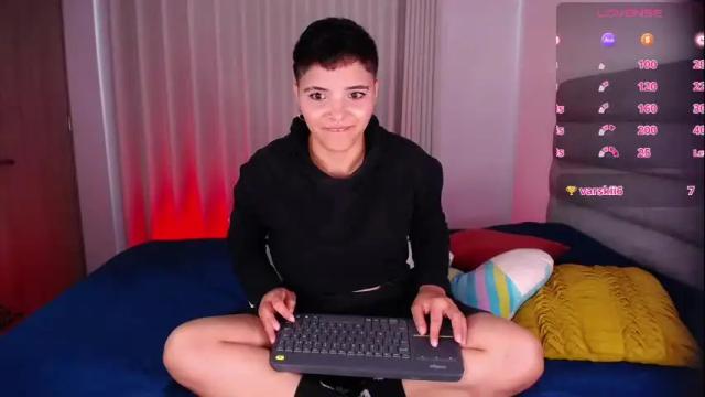 Image 3 of isabellamoutt Stream on Chaturbate on 1 month ago