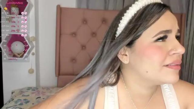 Image 10 of isabellasc Stream on Chaturbate on 17 months ago