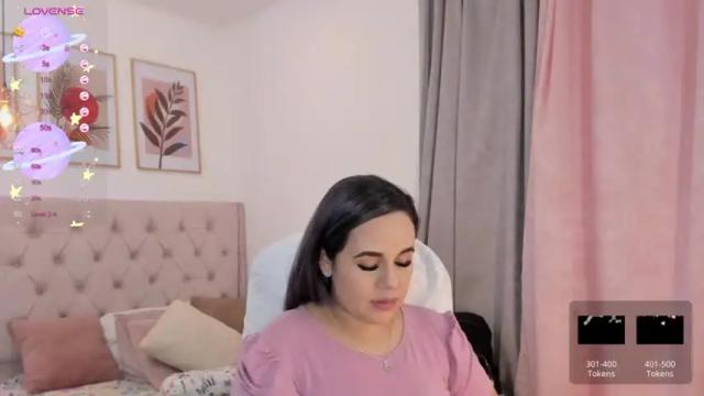 Image 3 of isabellasc Stream on Chaturbate on 16 months ago