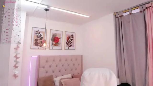 Image 4 of isabellasc Stream on Chaturbate on 15 months ago