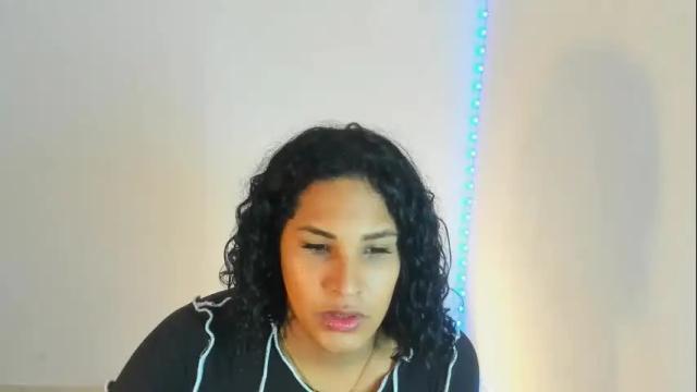 Image 2 of isabellat111383 Stream on Chaturbate on 3 months ago