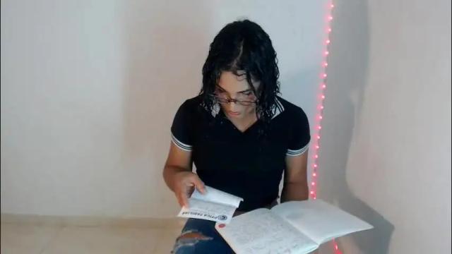 Image 2 of isabellat111383 Stream on Chaturbate on 3 months ago