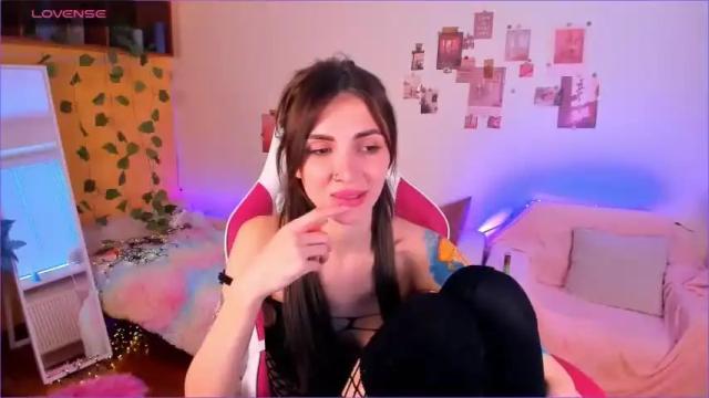 Image 8 of isabelle_hadid Stream on Chaturbate on 19 months ago