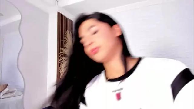 Image 3 of isabellefoxx Stream on Chaturbate on 8 days ago