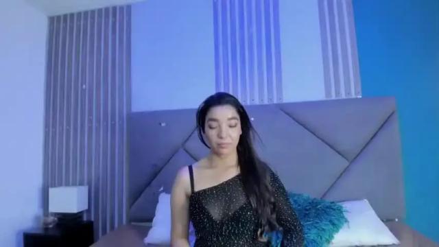 Image 3 of isadoranabil Stream on Chaturbate on 18 months ago