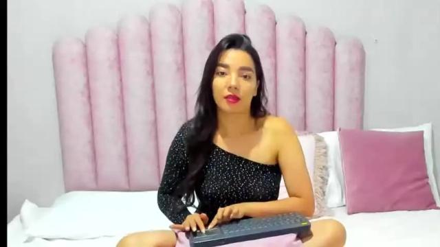 Image 7 of isadoranabil Stream on Chaturbate on 17 months ago