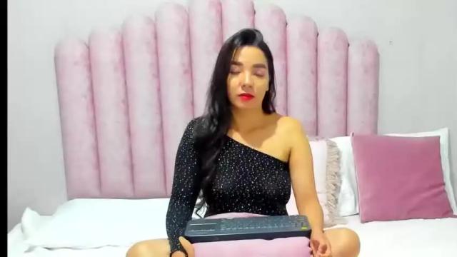 Image 8 of isadoranabil Stream on Chaturbate on 17 months ago