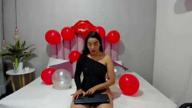 Image 4 of isadoranabil Stream on Chaturbate on 17 months ago