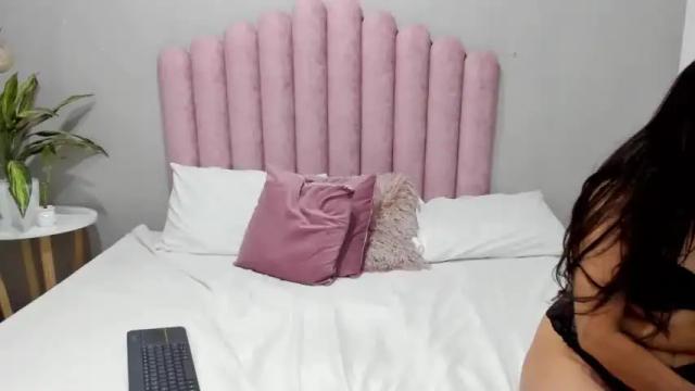 Image 12 of isadoranabil Stream on Chaturbate on 17 months ago