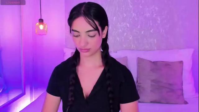 Image 12 of isamonroee Stream on Chaturbate on 4 months ago