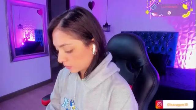 Image 2 of isarogers_dl Stream on Chaturbate on 1 month ago