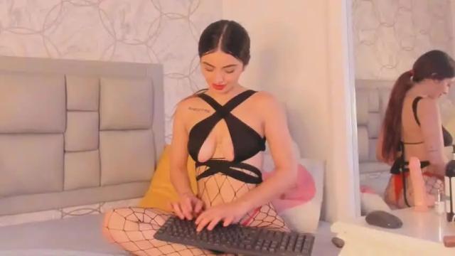 Image 11 of ishabellachamss Stream on Chaturbate on 23 months ago