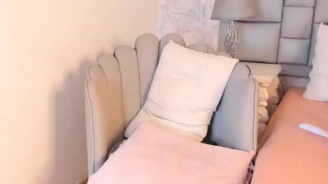 Image 3 of ishabellachamss Stream on Chaturbate on 22 months ago