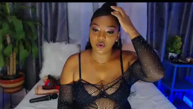 Image 11 of ishyraa Stream on Chaturbate on 18 months ago