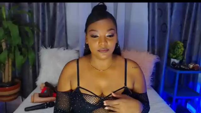 Image 4 of ishyraa Stream on Chaturbate on 18 months ago