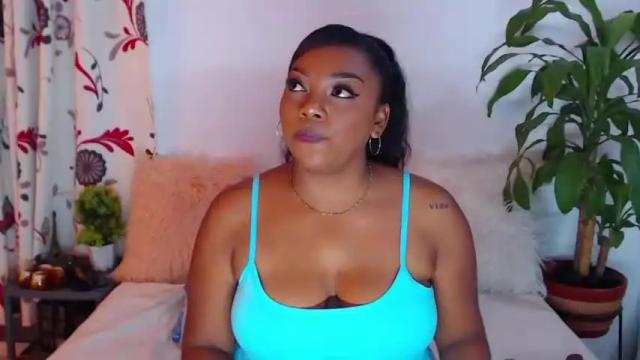 Image 10 of ishyraa Stream on Chaturbate on 18 months ago