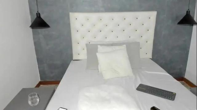 Image 2 of isis_johnson Stream on Chaturbate on 6 months ago