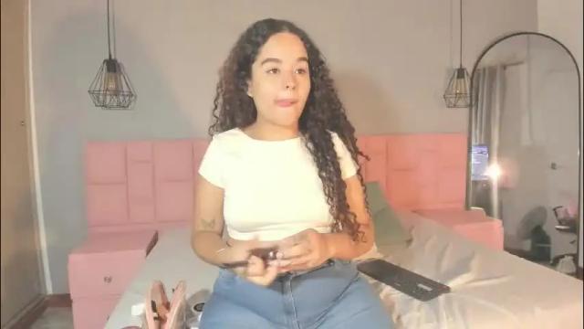 Image 4 of isis_johnson Stream on Chaturbate on 5 months ago