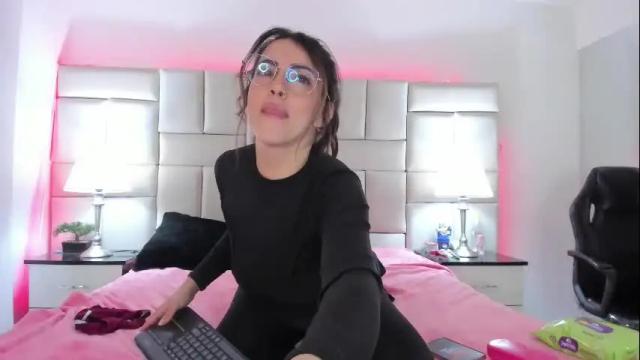 Image 4 of isis_loveyes_ Stream on Chaturbate on 24 days ago