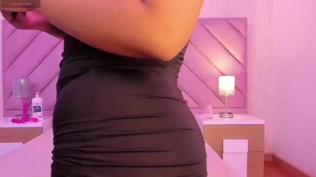 Image 10 of isisdangelo Stream on Chaturbate on 14 months ago