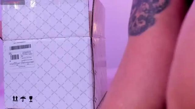 Image 7 of isisdangelo Stream on Chaturbate on 14 months ago