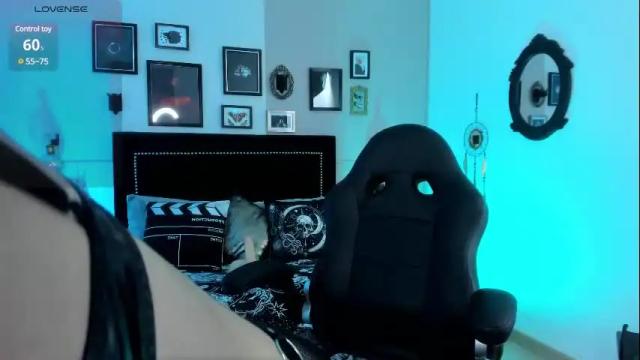 Image 3 of isisraichuu Stream on Chaturbate on 26 days ago
