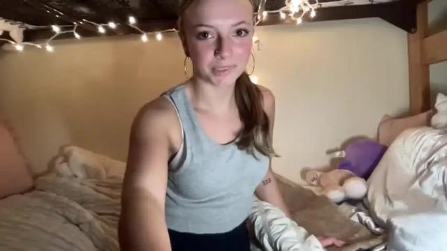 Image 2 of isla_xo Stream on Chaturbate on 16 months ago