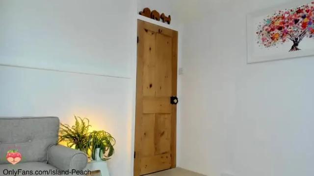 Image 7 of island_peach Stream on Chaturbate on 14 days ago