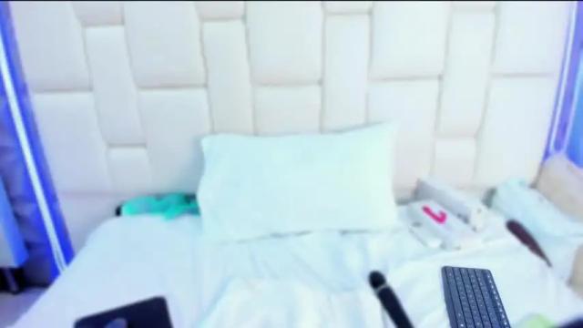 Image 10 of islangyon Stream on Chaturbate on 16 months ago
