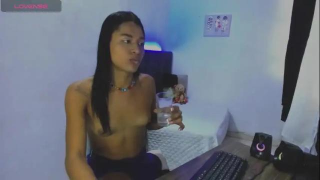 Image 3 of issa_kitty Stream on Chaturbate on 1 day ago