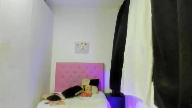 Image 10 of issa_kitty Stream on Chaturbate on 3 months ago